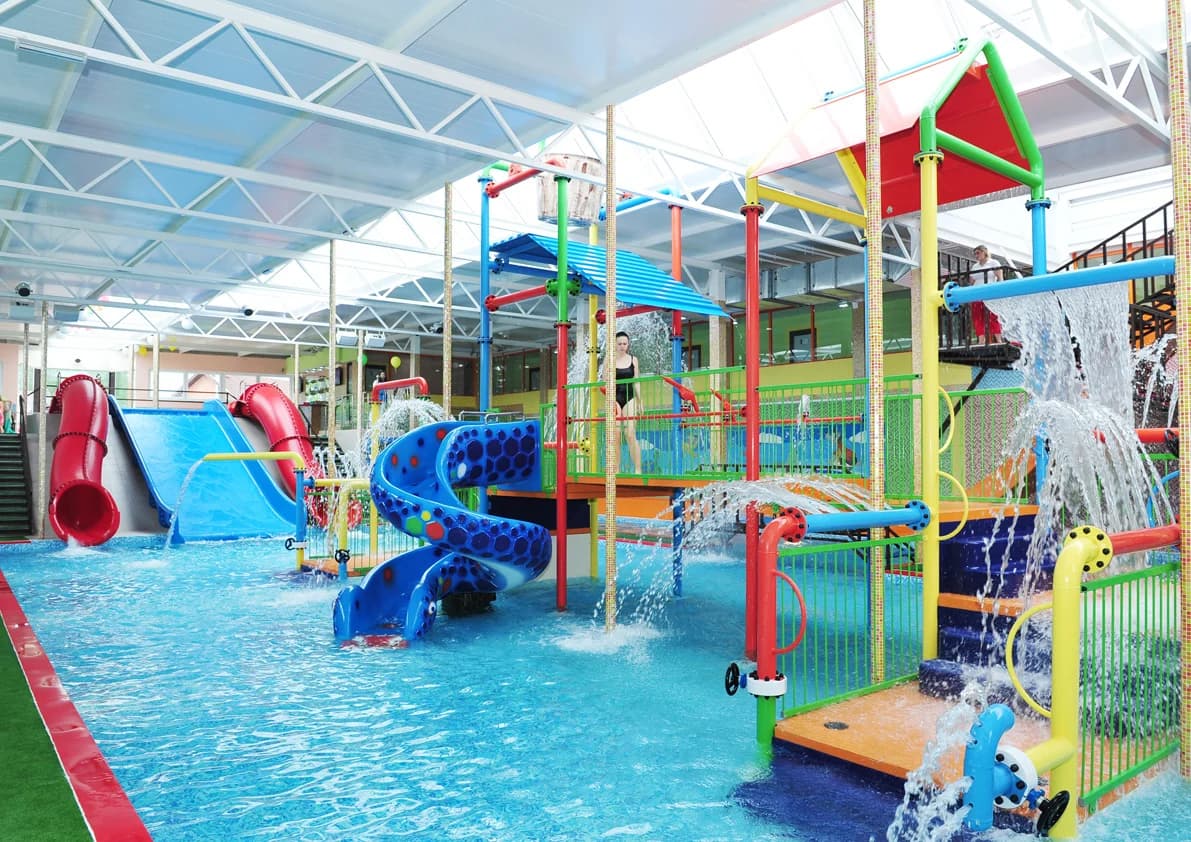 Бассейны и водные аттракционы аквапарка Юна Aqua Life